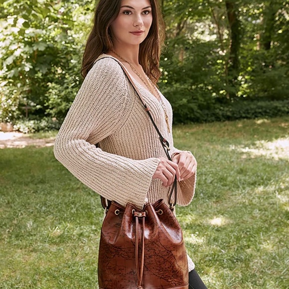 NWOT Patricia Nash Wilmslow Drawstring Bag Signature Map - Picture 2 of 14